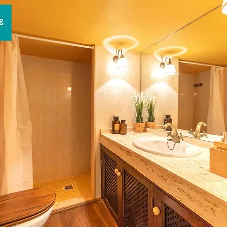 180 Luxury Peral 58 - Anibal Gonzalez *